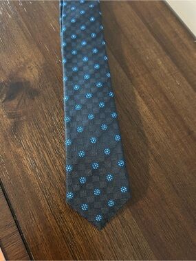 Men's Navy 100% Silk Tie with Blue Floral Pattern